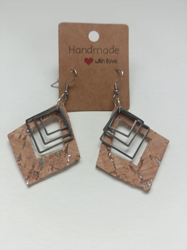 Boucles d’oreilles losange en cuir de liège et acier