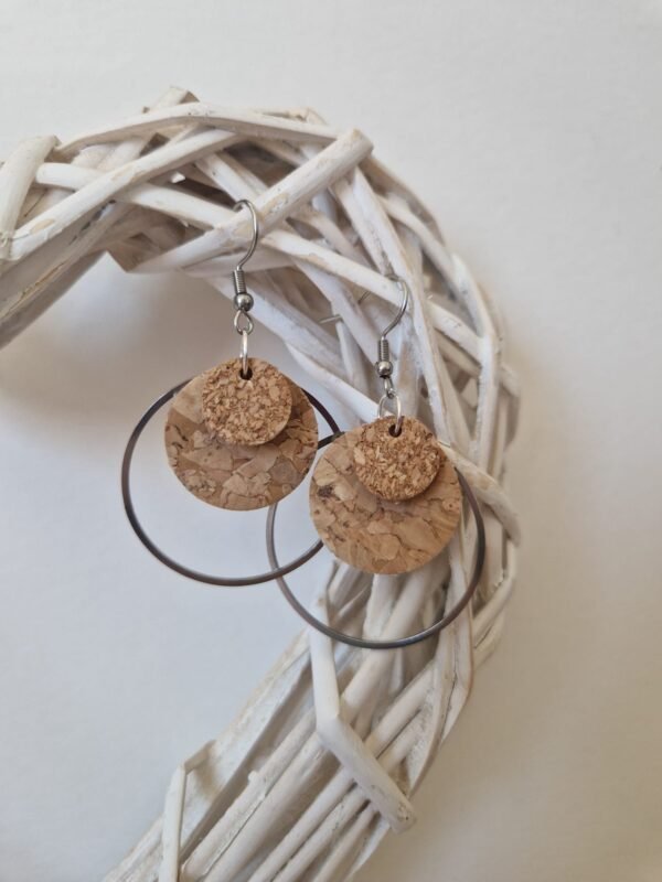 Boucles d'oreilles créole liège et acier – Image 3