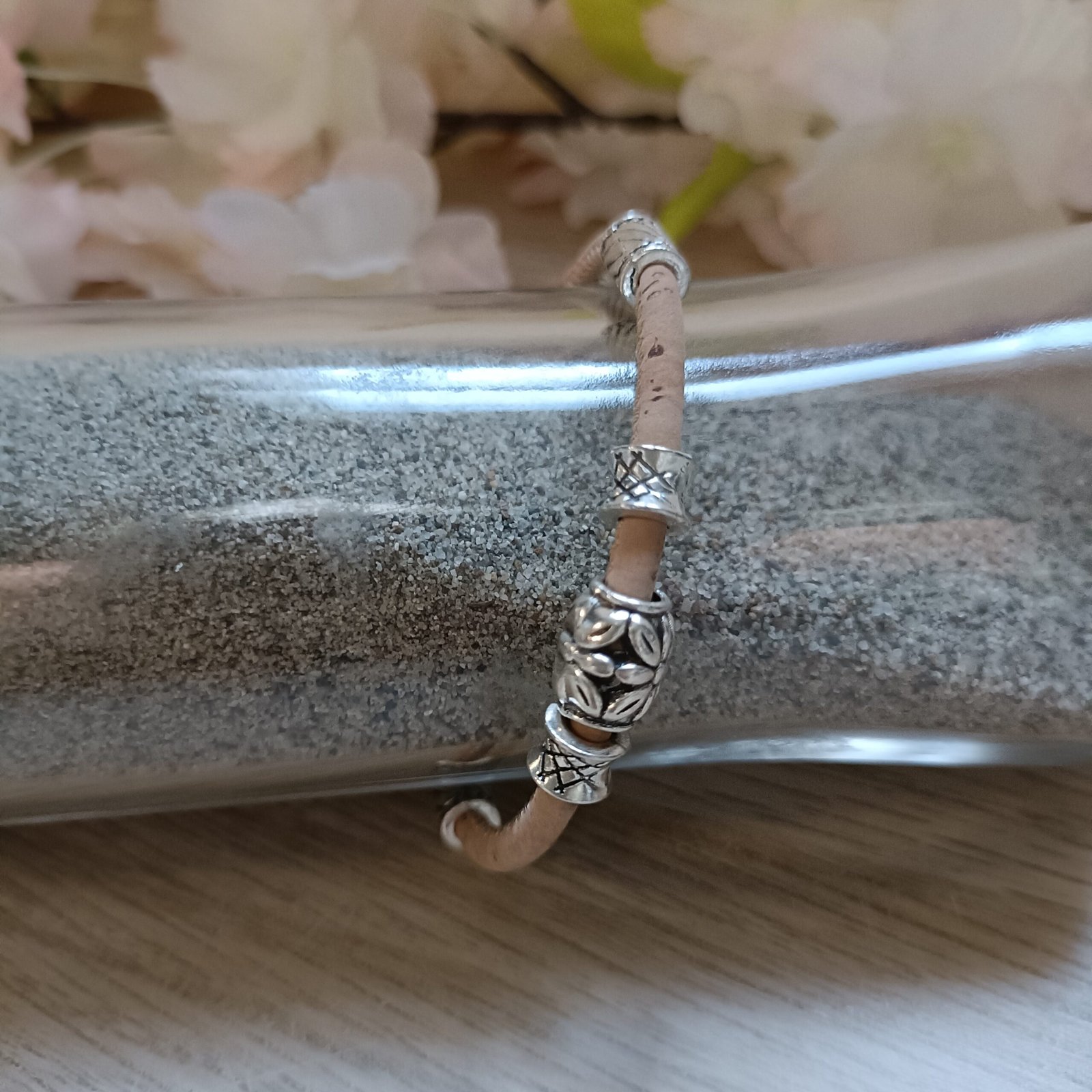 Bracelet ethnique réglable en liège – Image 3