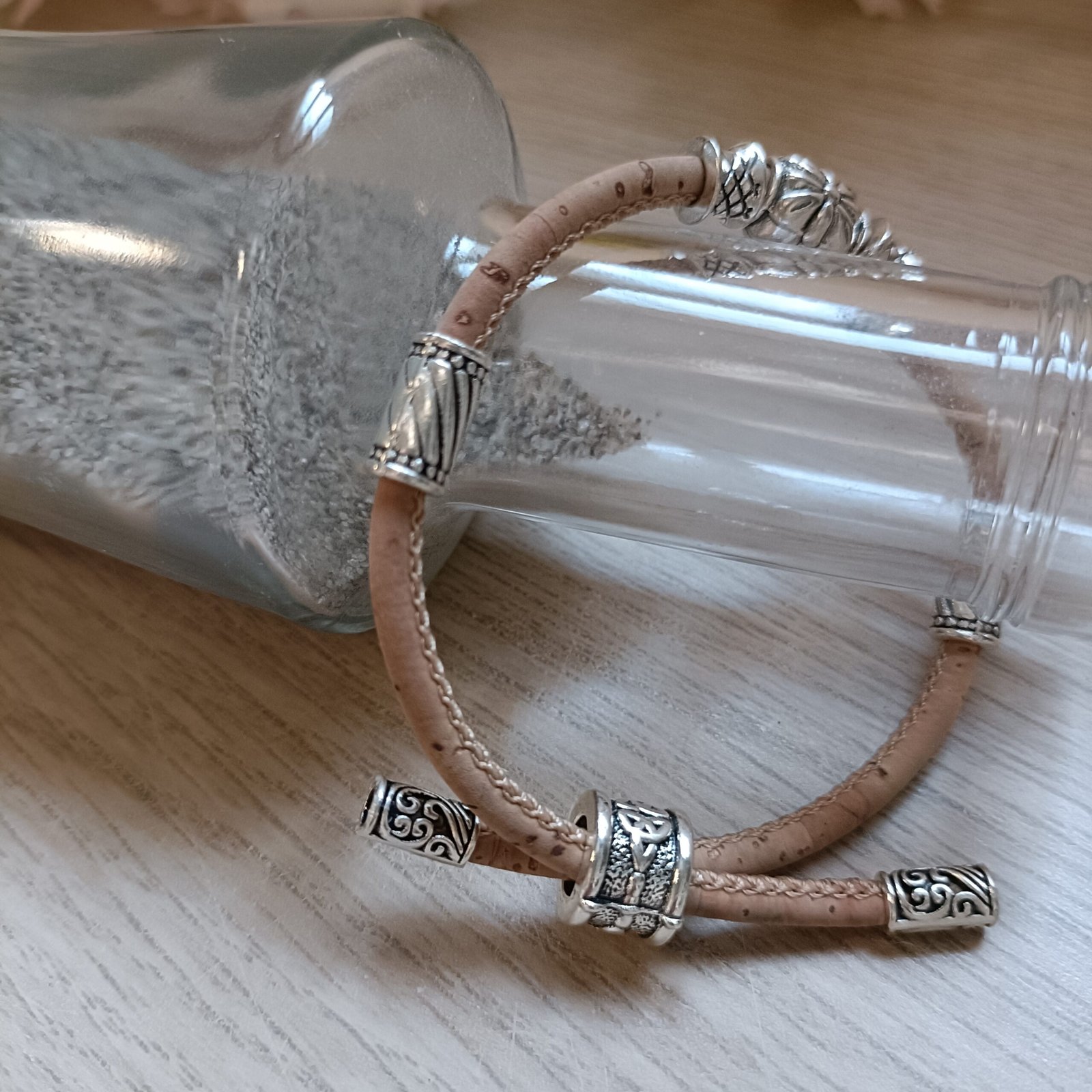 Bracelet ethnique réglable en liège – Image 4